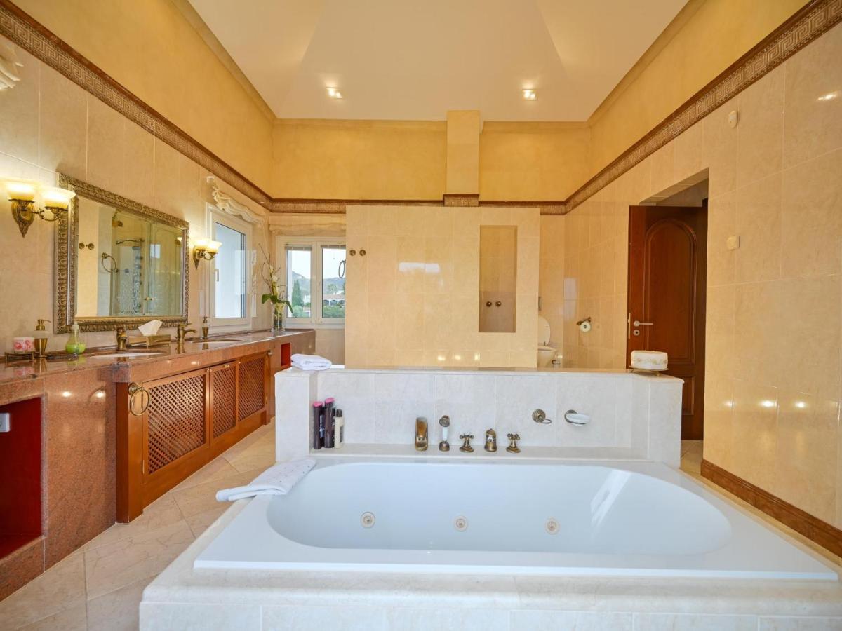 El Rosario Large W Heated Pool Vakantiehuis *
