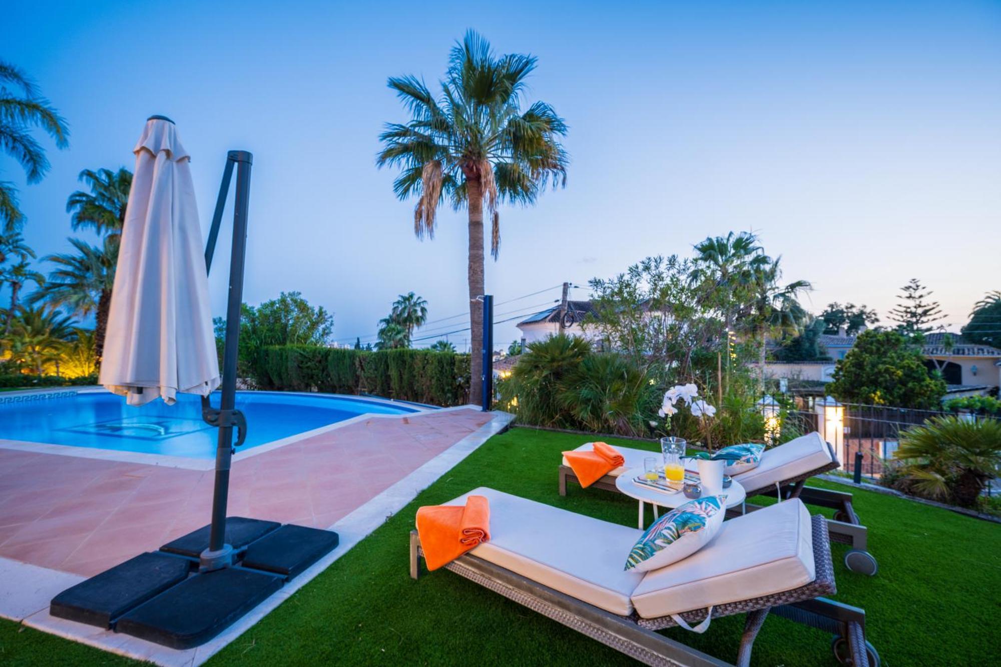 Vakantiehuis El Rosario Large W Heated Pool *